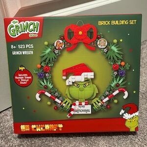 The grinch brick building set